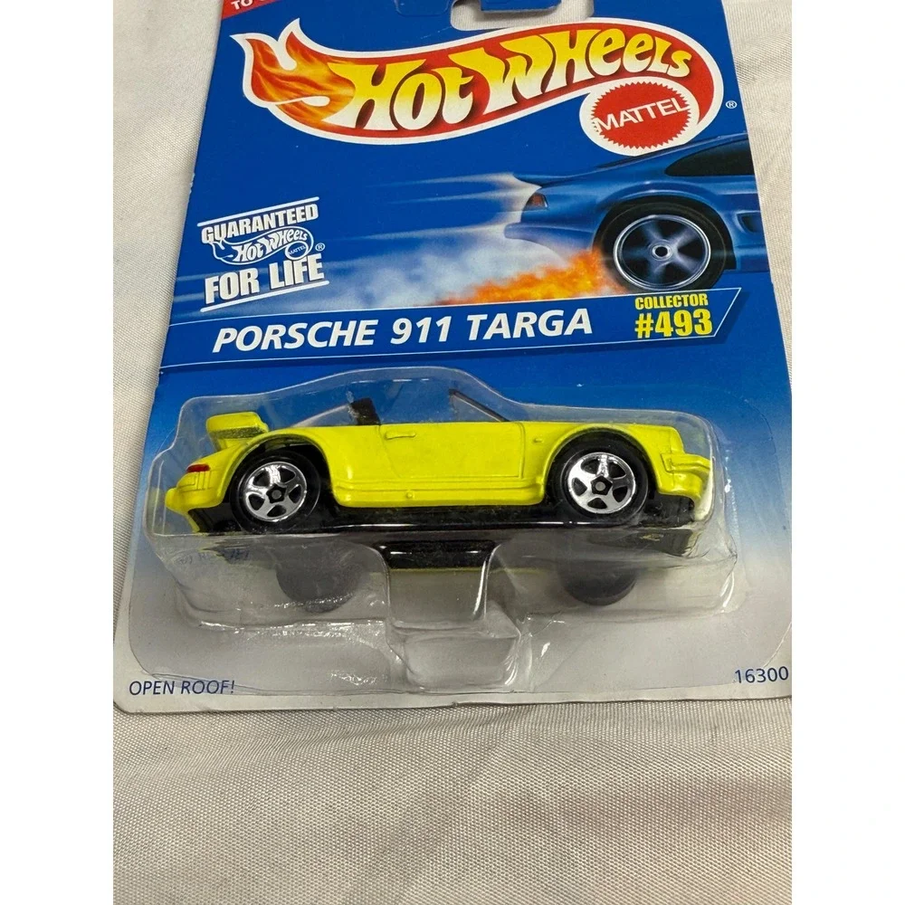 Hot Wheels Porsche 911 Targa Yellow Collector 493 Vintage 1996 Diecast Car 16300